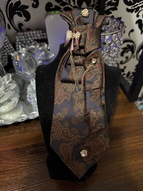 Paisley Cravat with Gold Chain and Jewel Accents - Brown Tie